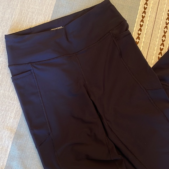 Victoria Sport Leggings - Picture 2 of 6